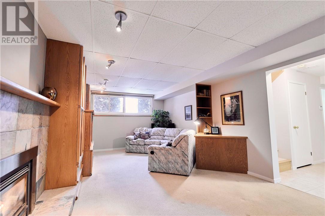 1225 Drummond, Sudbury, ON - Indoor With Fireplace