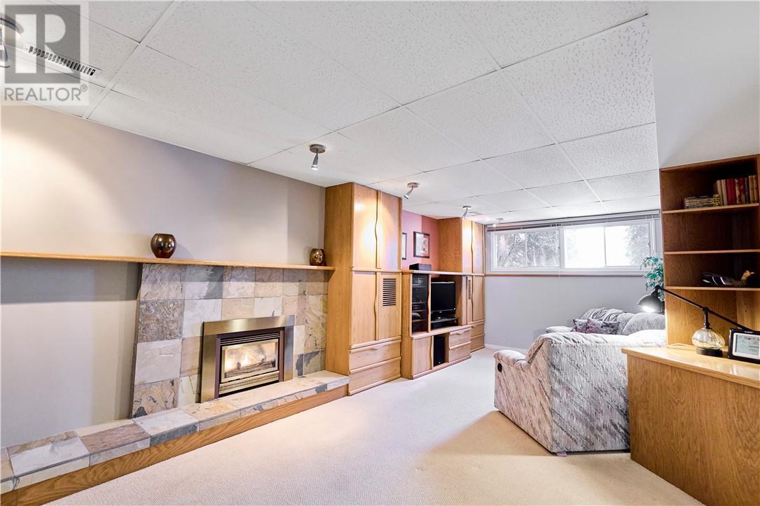 1225 Drummond, Sudbury, ON - Indoor With Fireplace