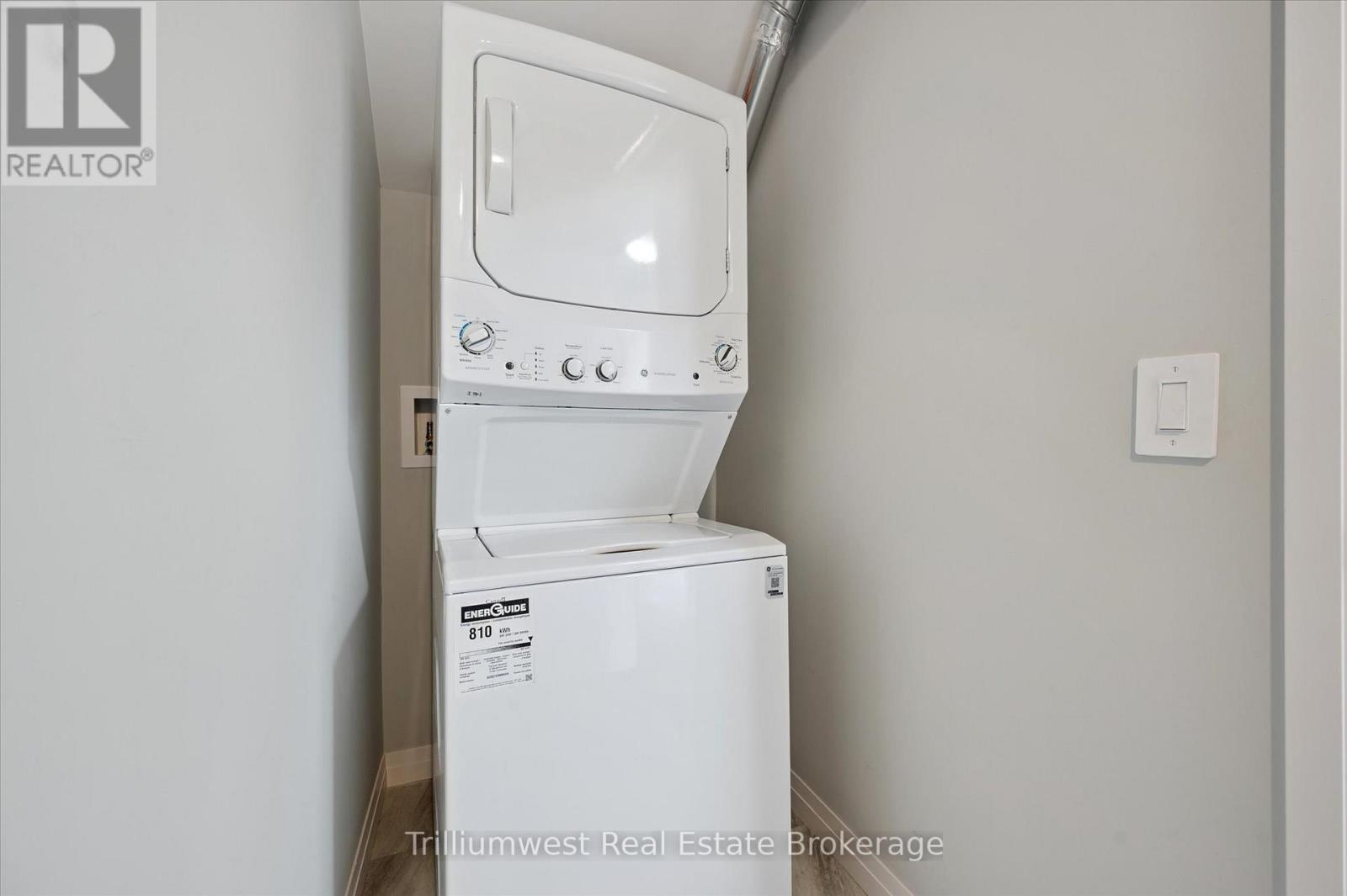 34 - 10 South Creek Drive, Kitchener, ON - Indoor Photo Showing Laundry Room