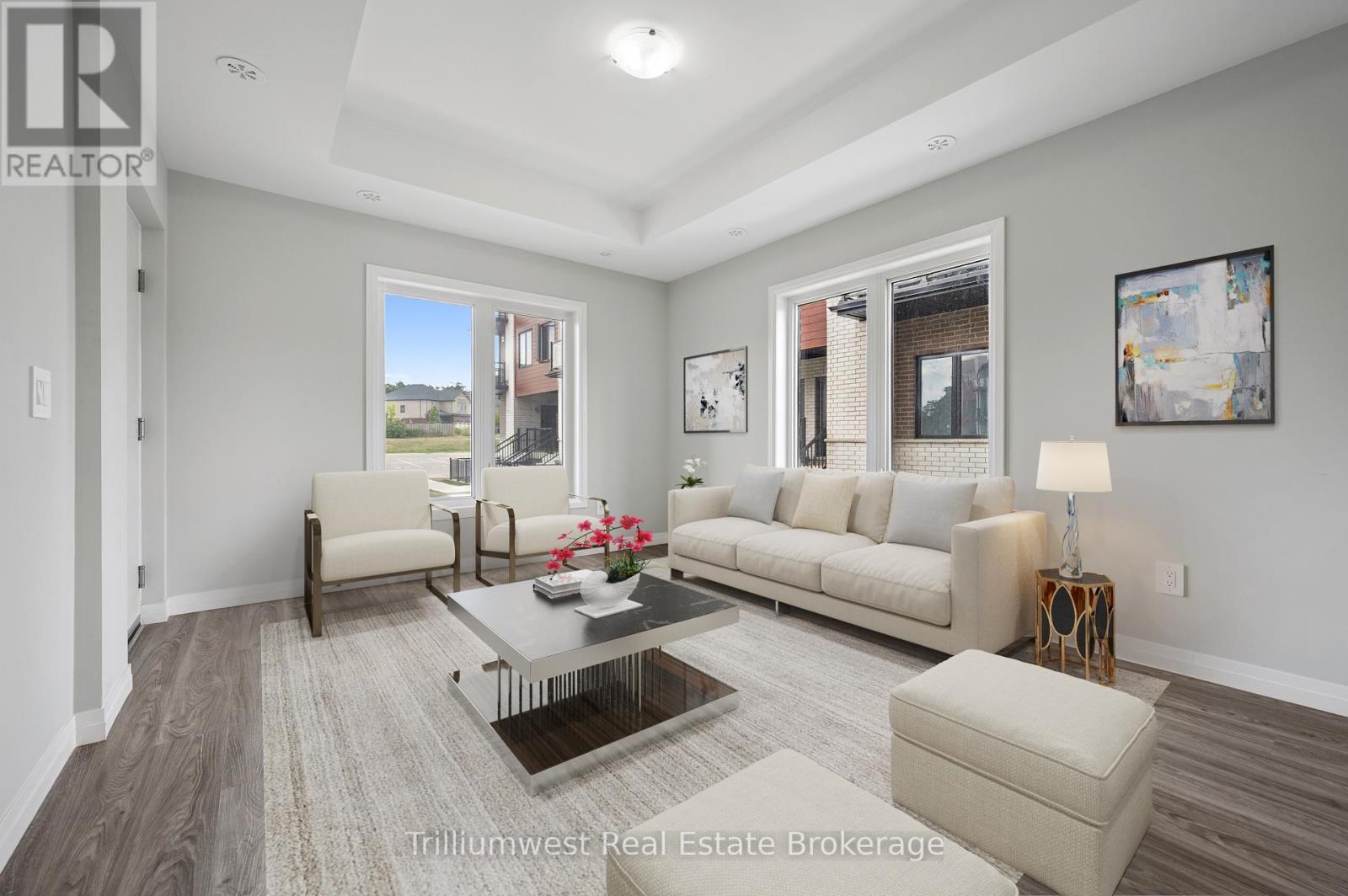 34 - 10 South Creek Drive, Kitchener, ON - Indoor Photo Showing Living Room