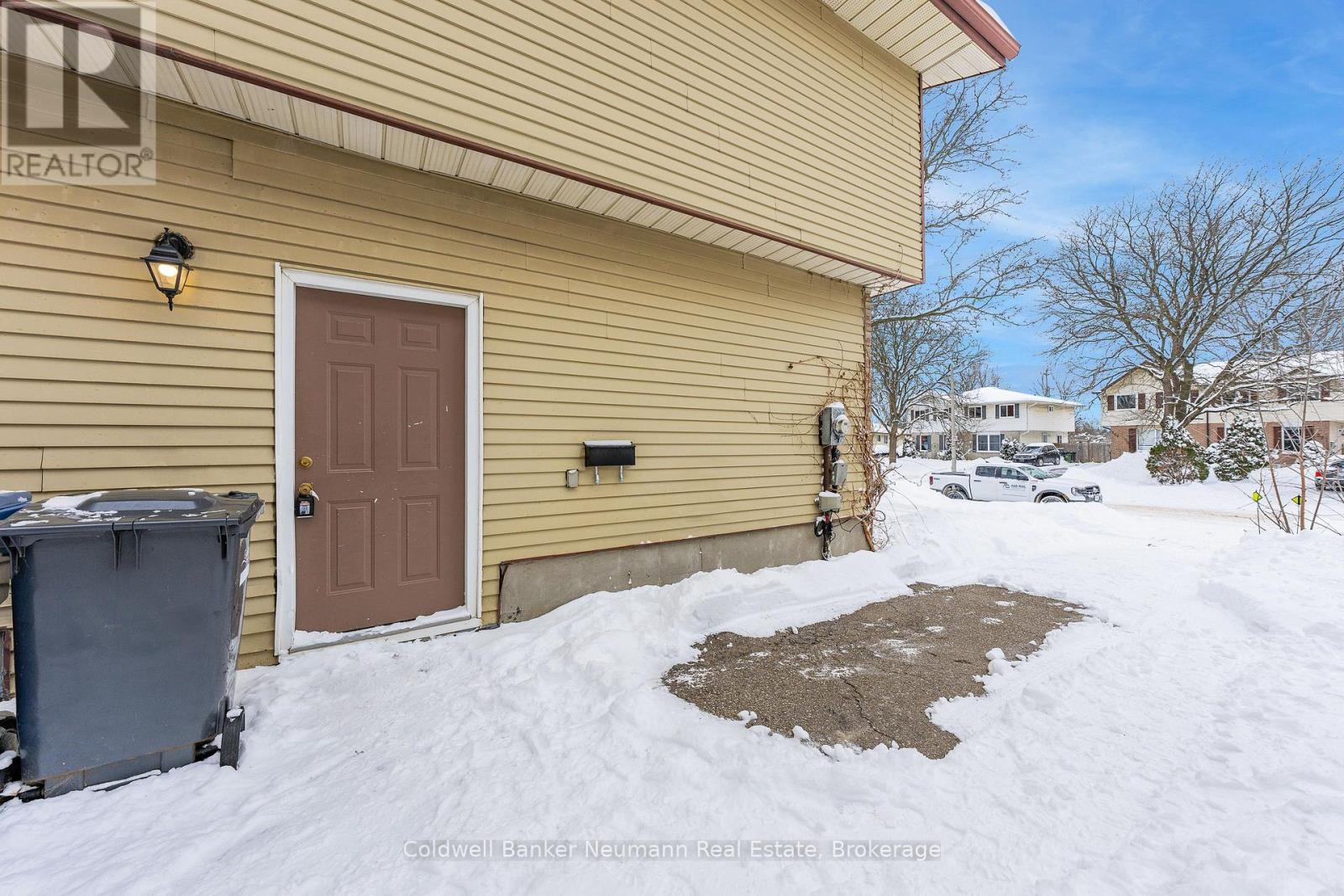 324 Cole Road, Guelph (Kortright West), ON - Outdoor With Exterior