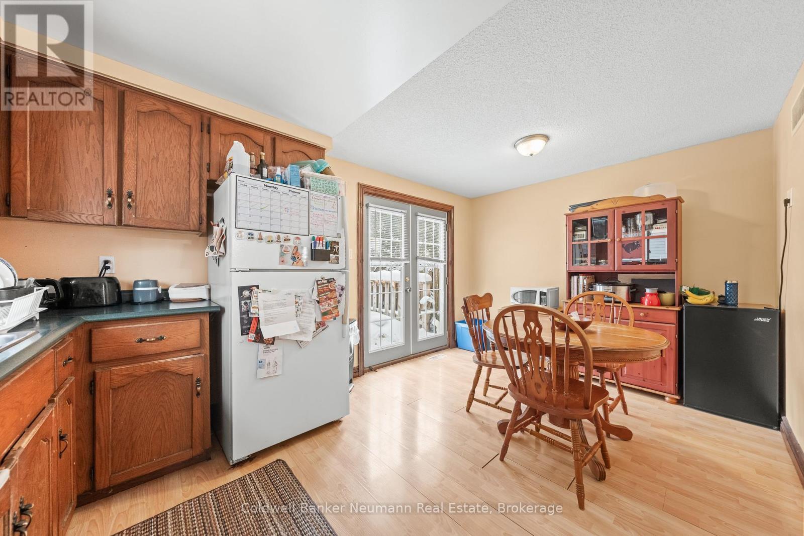 324 Cole Road, Guelph (Kortright West), ON - Indoor Photo Showing Kitchen