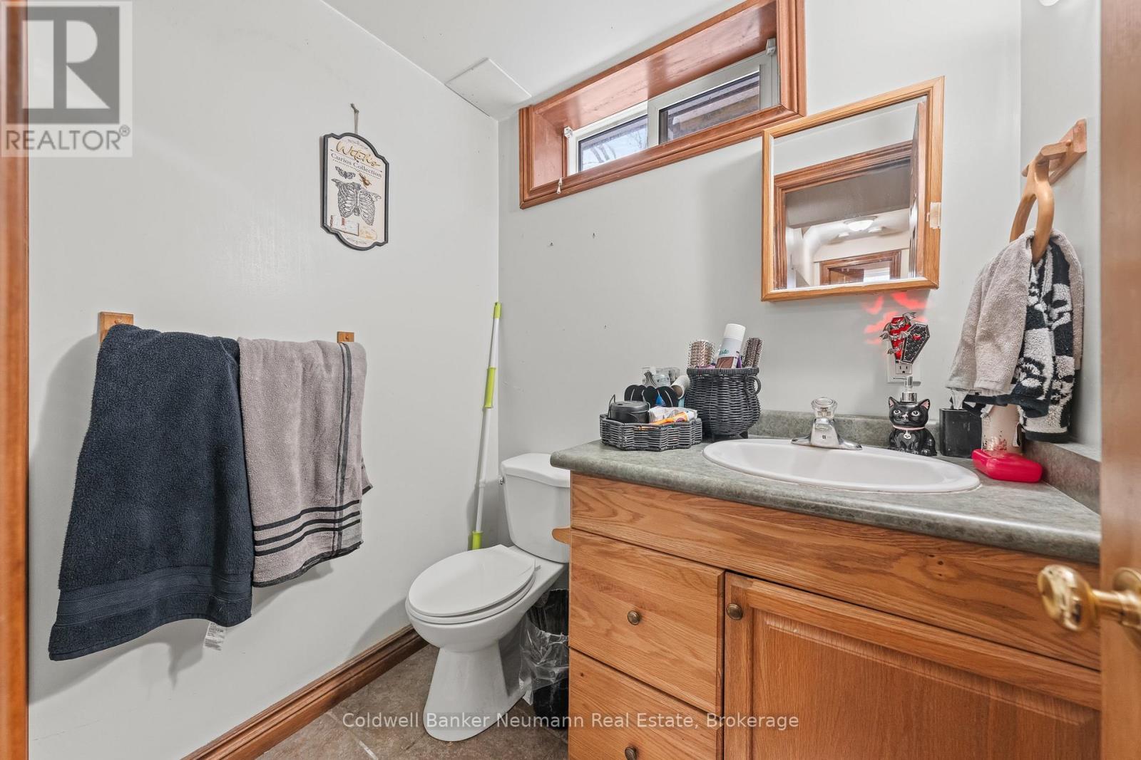 324 Cole Road, Guelph (Kortright West), ON - Indoor Photo Showing Bathroom
