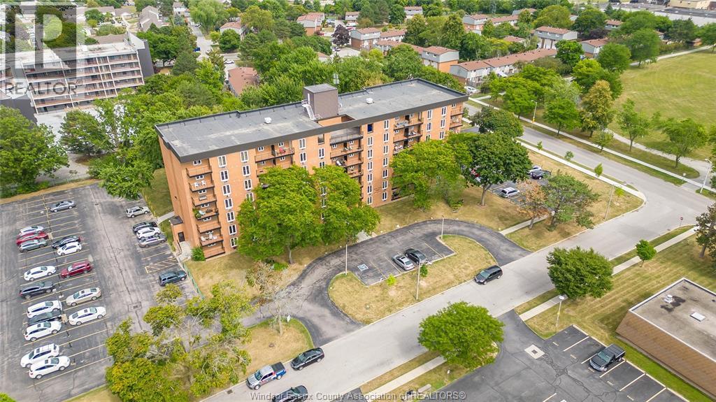 6502 Thornberry, Windsor, ON - Outdoor With View