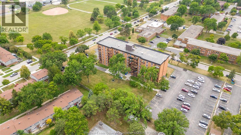 6502 Thornberry, Windsor, ON - Outdoor With View