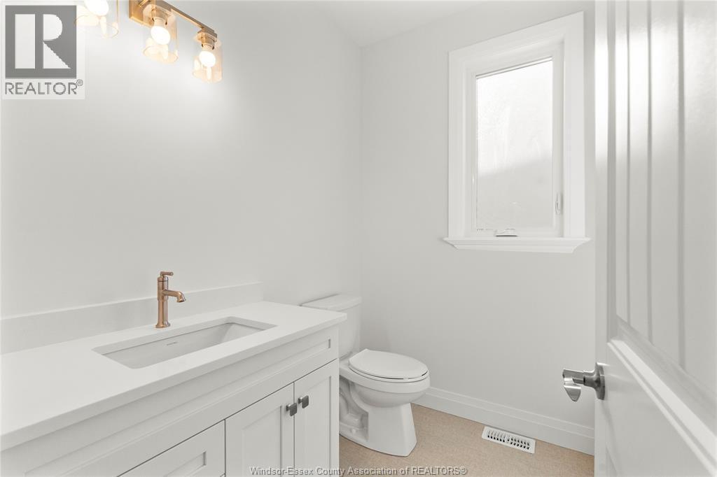 4438 Belmont, Comber, ON - Indoor Photo Showing Bathroom