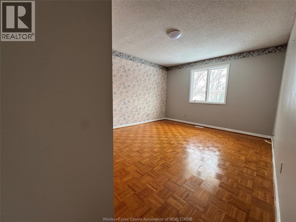 3034 Fazio Drive, Windsor, ON - Indoor Photo Showing Other Room