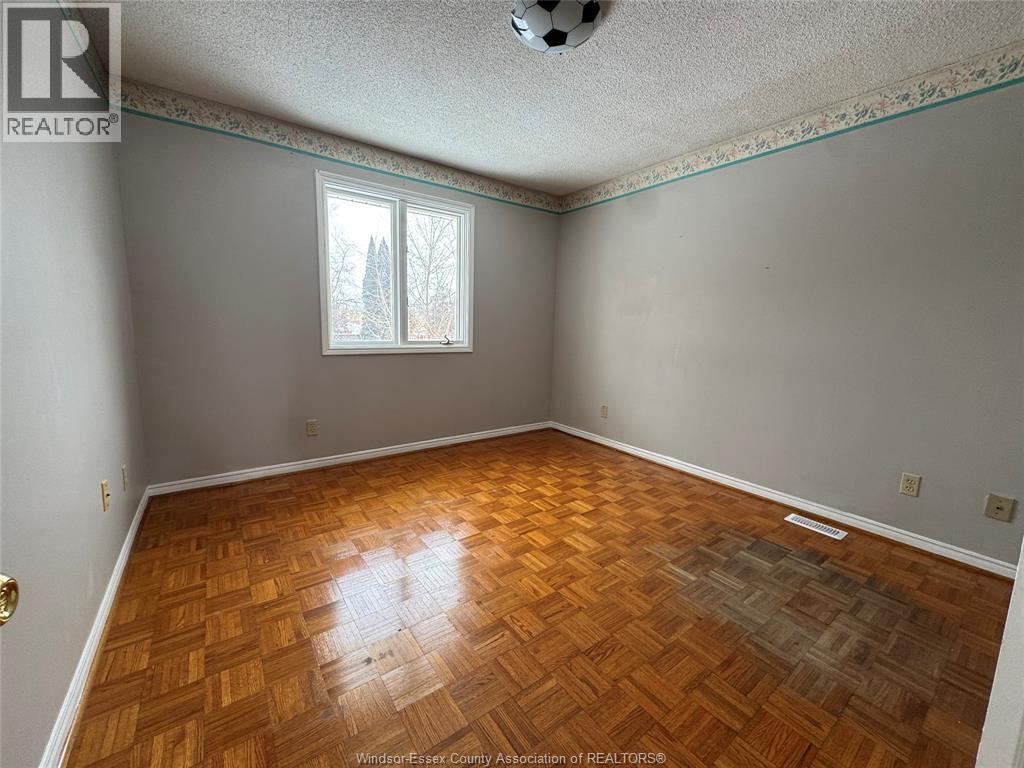 3034 Fazio Drive, Windsor, ON - Indoor Photo Showing Other Room