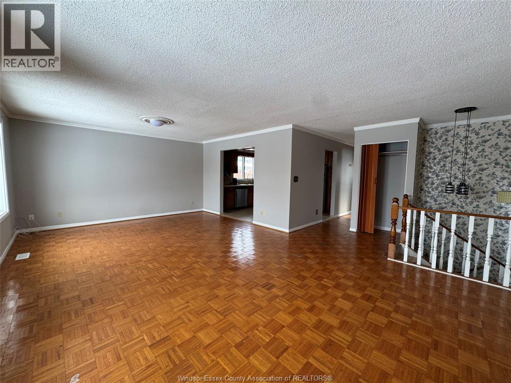 3034 Fazio Drive, Windsor, ON - Indoor Photo Showing Other Room