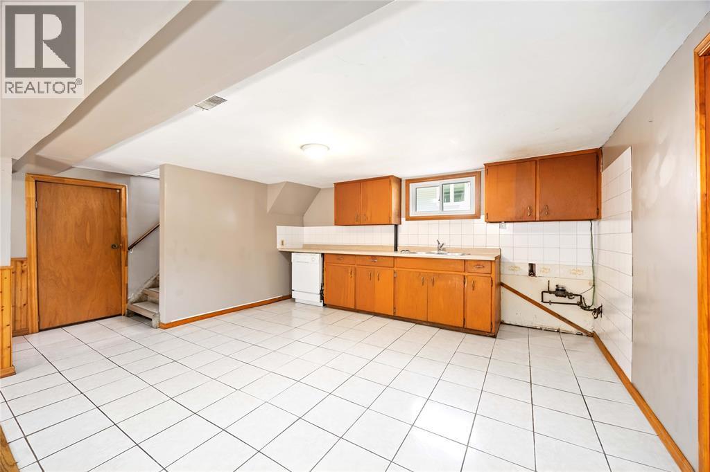 759 Melrose Avenue, Sarnia, ON - Indoor Photo Showing Kitchen