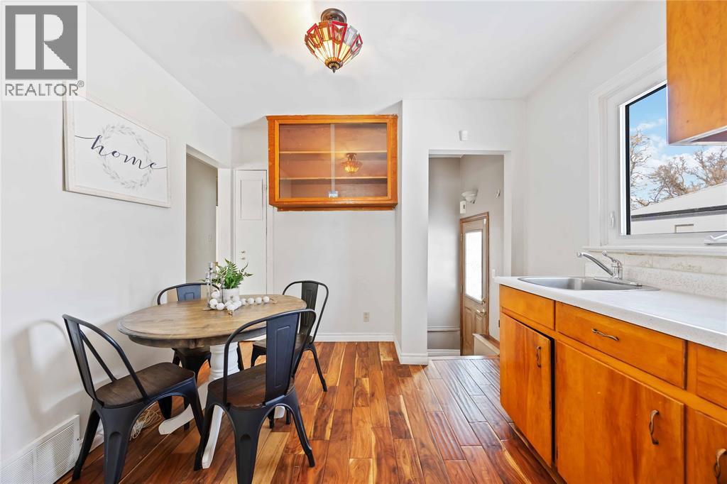 759 Melrose Avenue, Sarnia, ON - Indoor Photo Showing Dining Room