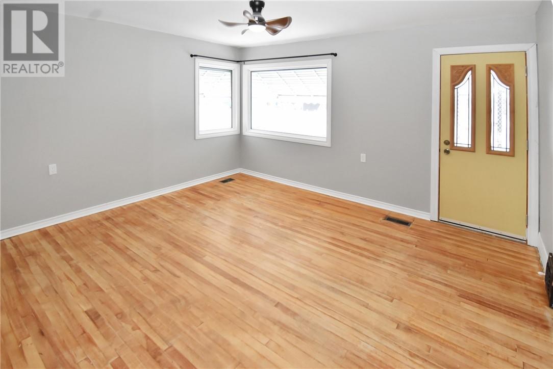 12 Riverview Avenue, Levack, ON - Indoor Photo Showing Other Room