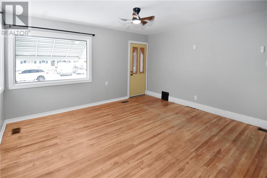 12 Riverview Avenue, Levack, ON - Indoor Photo Showing Other Room