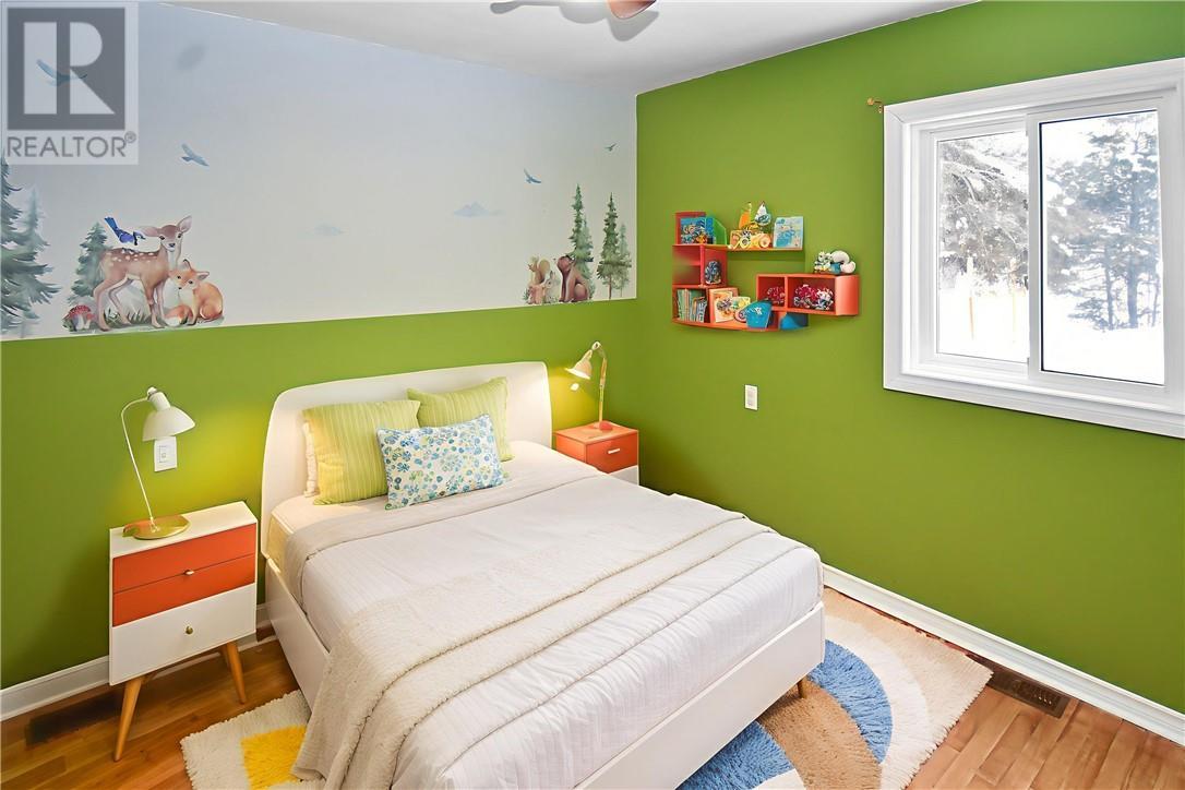 12 Riverview Avenue, Levack, ON - Indoor Photo Showing Bedroom