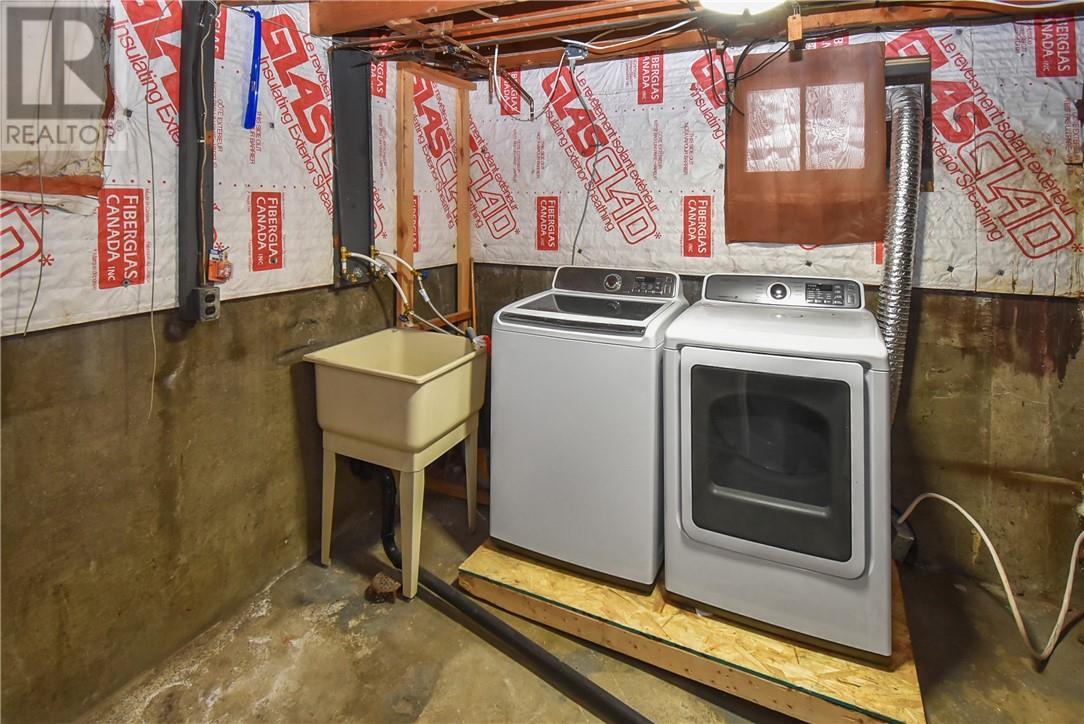 12 Riverview Avenue, Levack, ON - Indoor Photo Showing Laundry Room