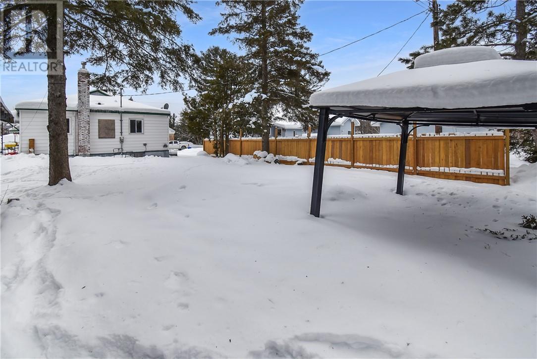 12 Riverview Avenue, Levack, ON - Outdoor