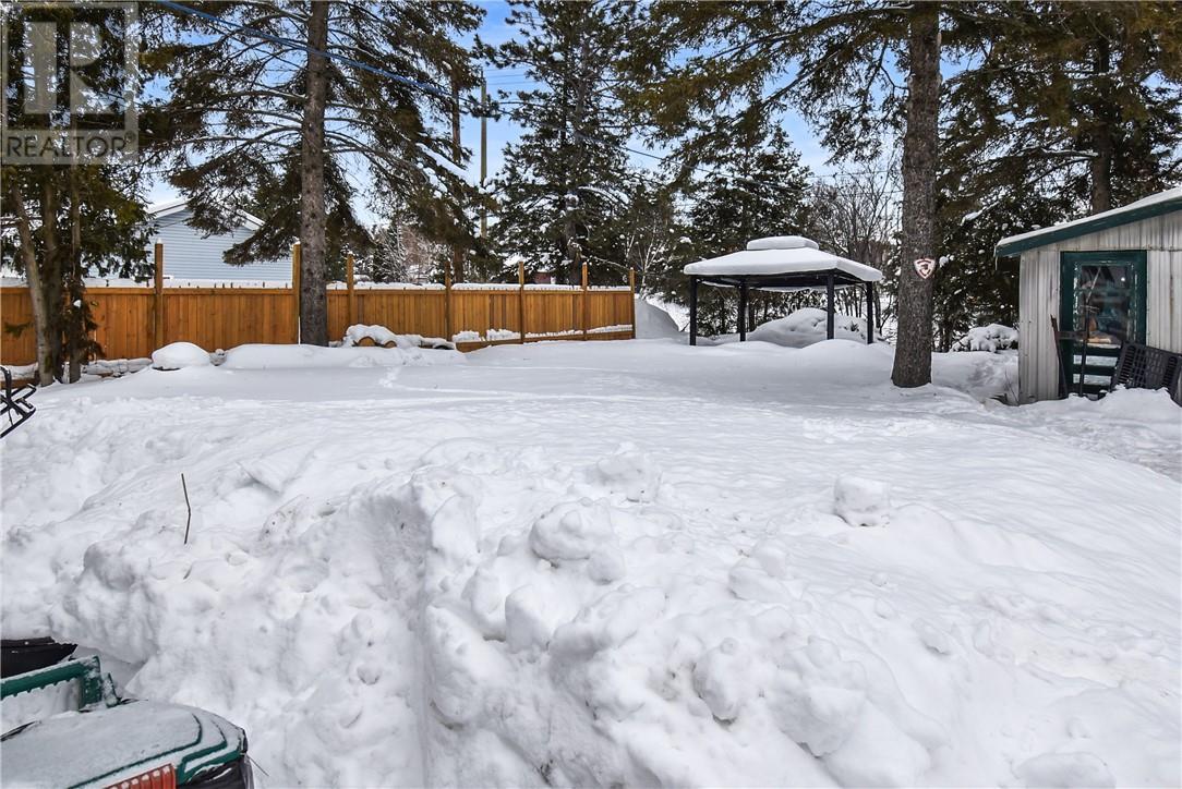 12 Riverview Avenue, Levack, ON - Outdoor