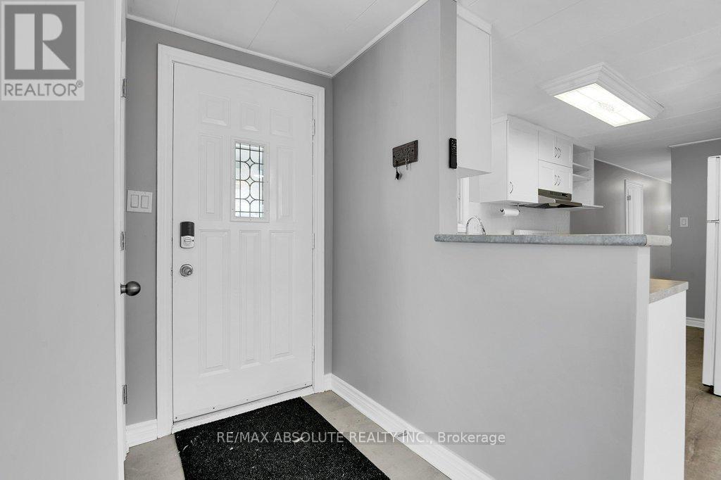 Front Entry - 95 - 3535 St. Joseph Boulevard, Ottawa, ON - Indoor Photo Showing Other Room