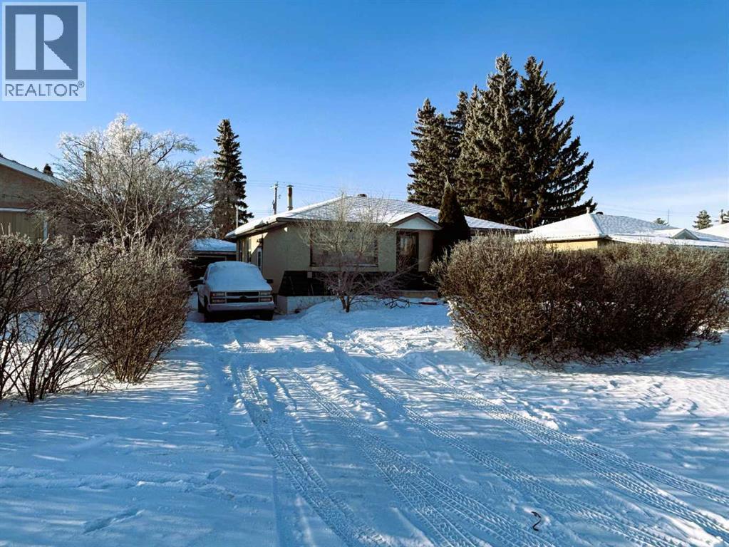1341 2 Avenue, Wainwright, AB - Outdoor