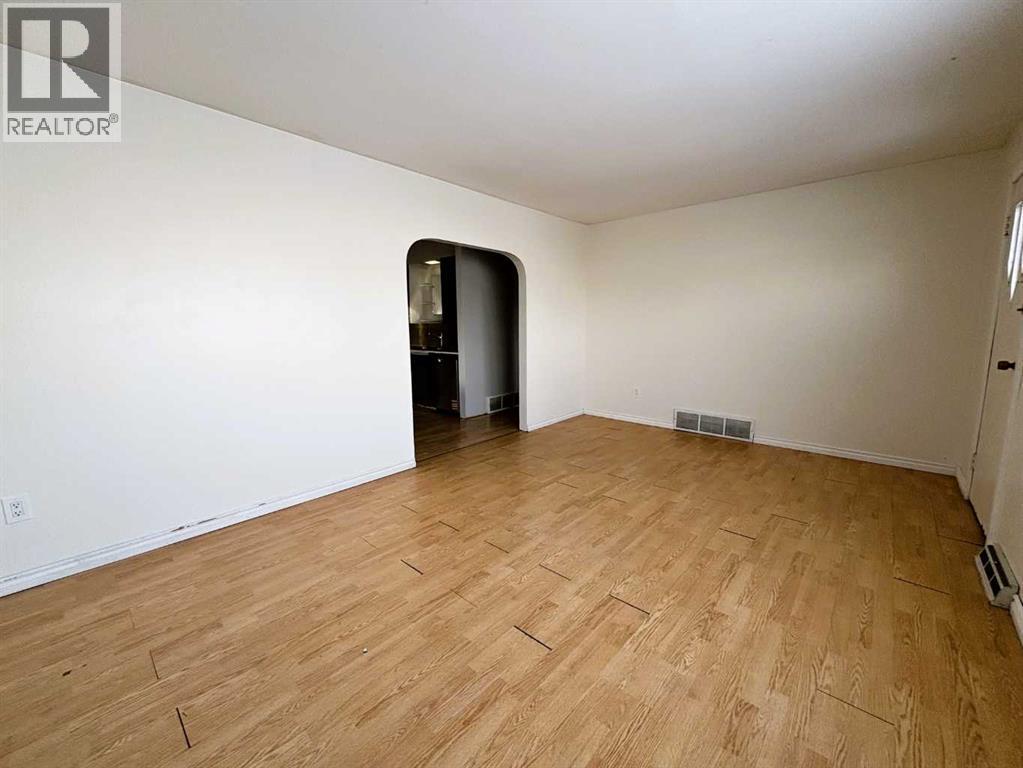 1341 2 Avenue, Wainwright, AB - Indoor Photo Showing Other Room