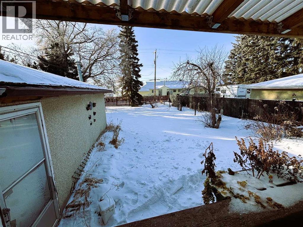 1341 2 Avenue, Wainwright, AB - Outdoor