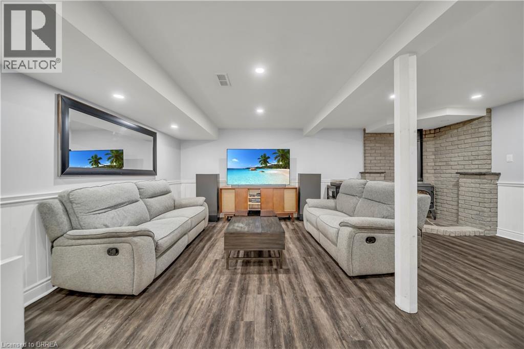 2 Edelwild Drive, Orangeville, ON - Indoor Photo Showing Living Room