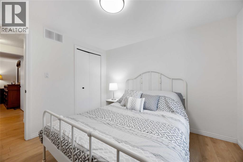 1912 Winslow Crescent, Sarnia, ON - Indoor Photo Showing Bedroom
