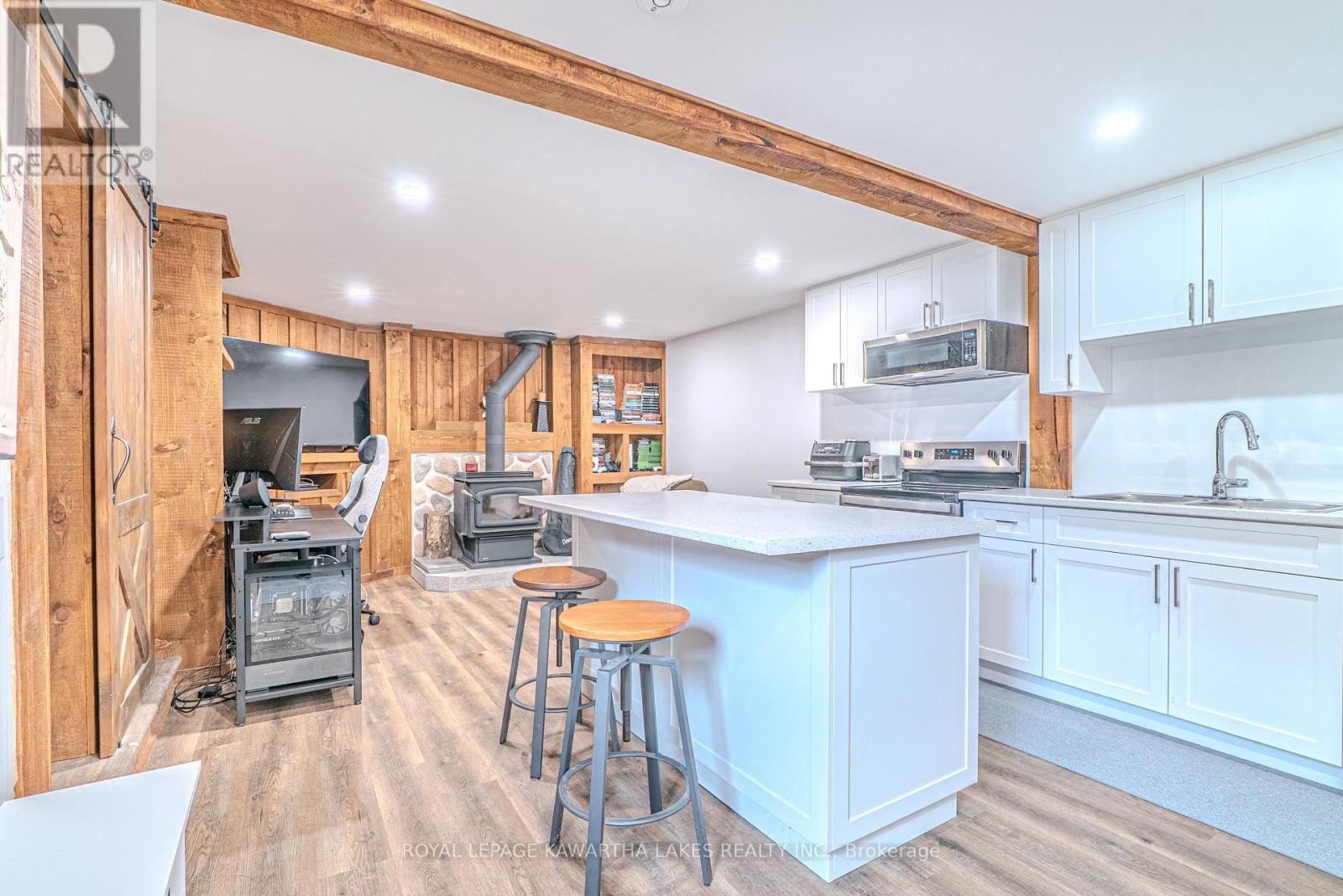 7725 Leskard Road N, Clarington, ON - Indoor Photo Showing Kitchen With Upgraded Kitchen