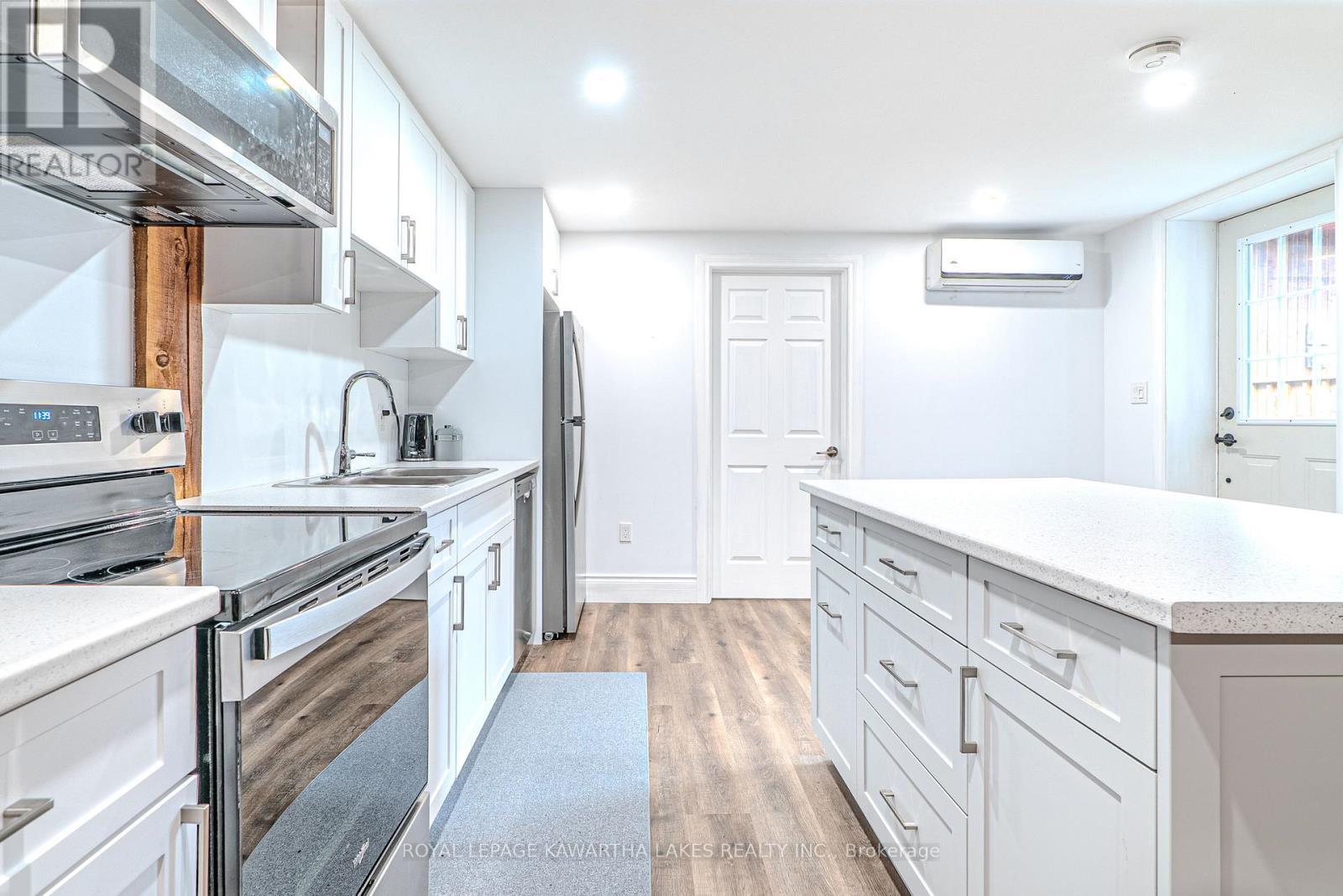 7725 Leskard Road N, Clarington, ON - Indoor Photo Showing Kitchen With Upgraded Kitchen