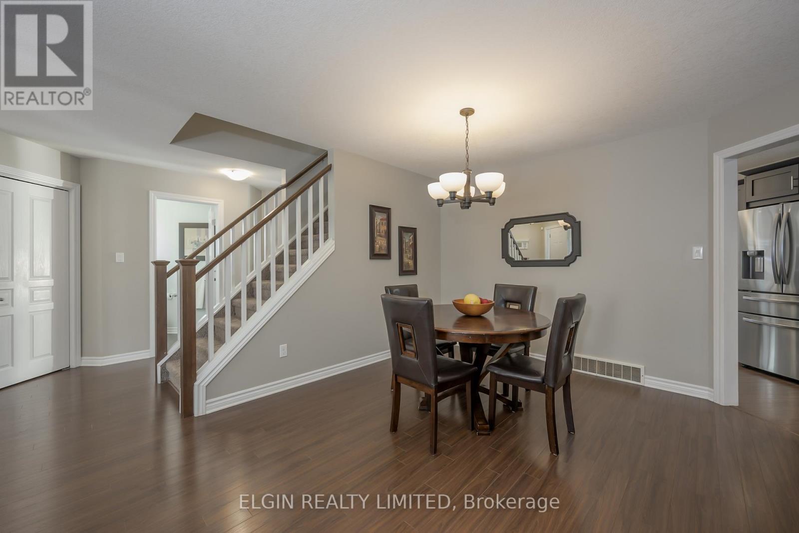 10 Kingfisher Court, St. Thomas, ON - Indoor Photo Showing Dining Room
