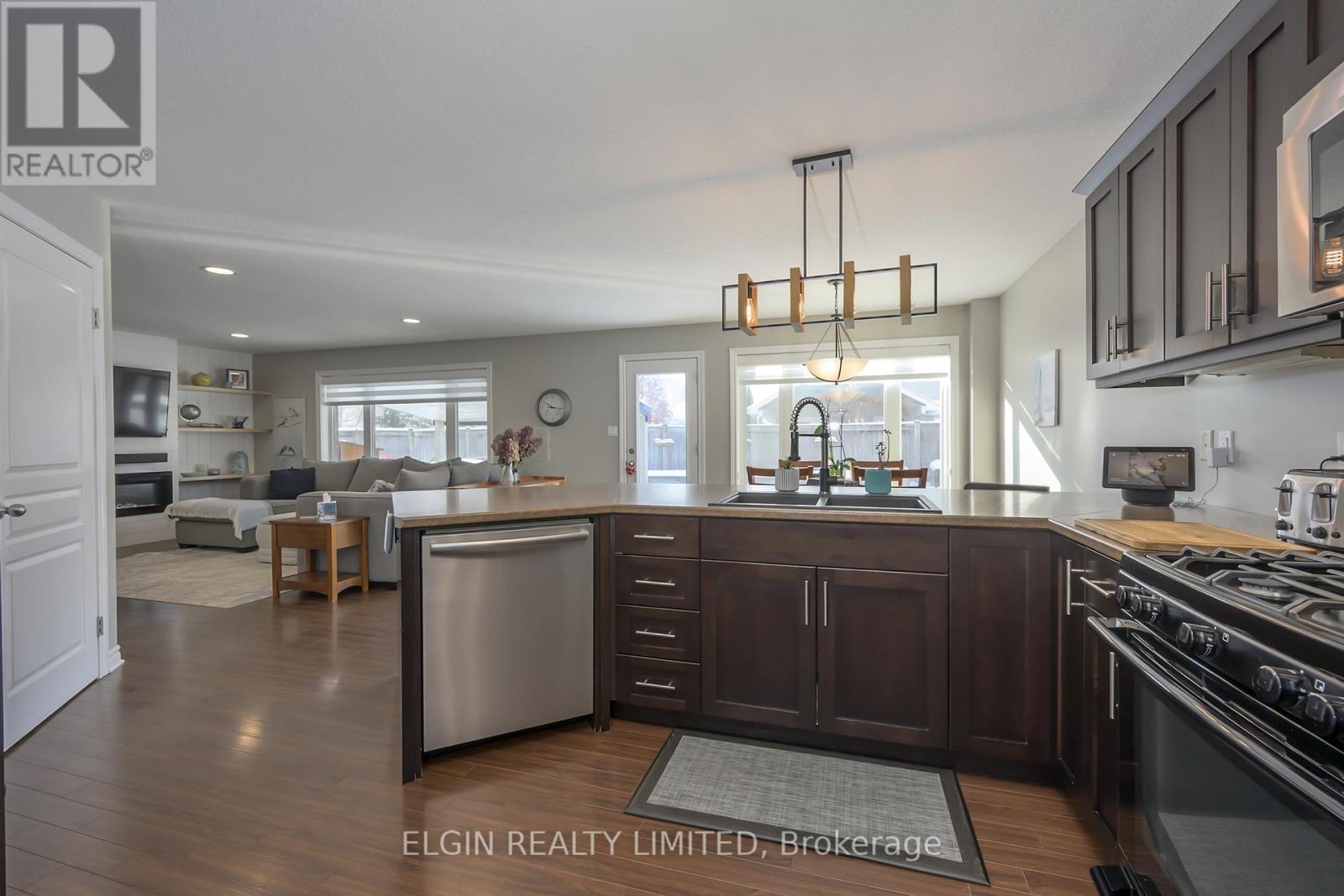 10 Kingfisher Court, St. Thomas, ON - Indoor Photo Showing Kitchen