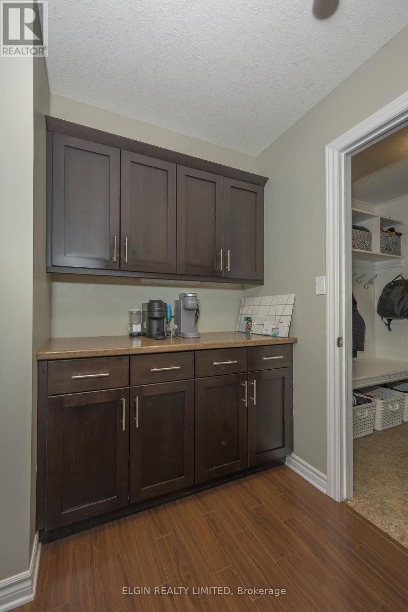 10 Kingfisher Court, St. Thomas, ON - Indoor