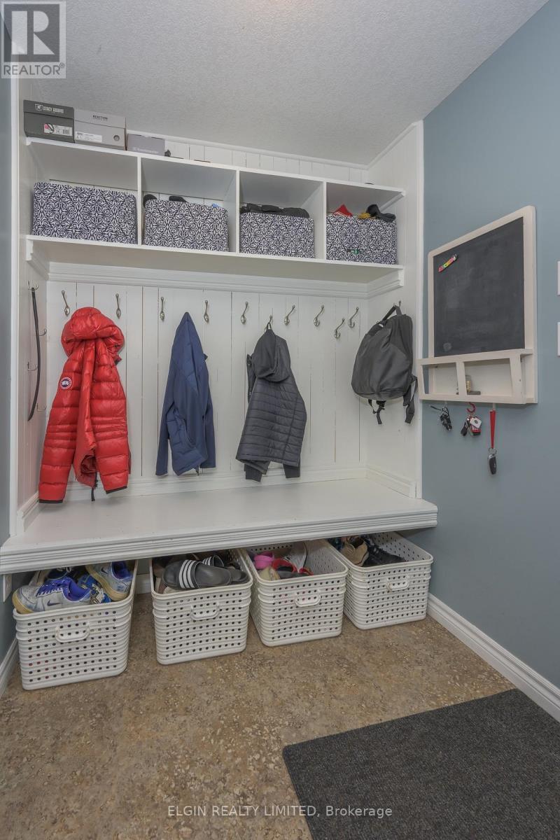 10 Kingfisher Court, St. Thomas, ON - Indoor With Storage