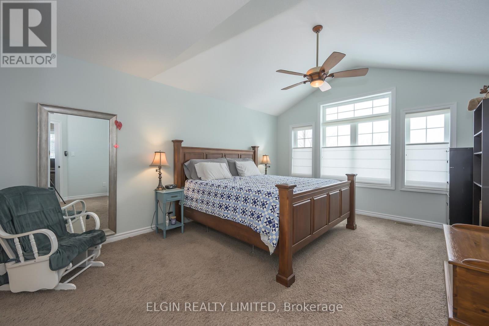 10 Kingfisher Court, St. Thomas, ON - Indoor Photo Showing Bedroom