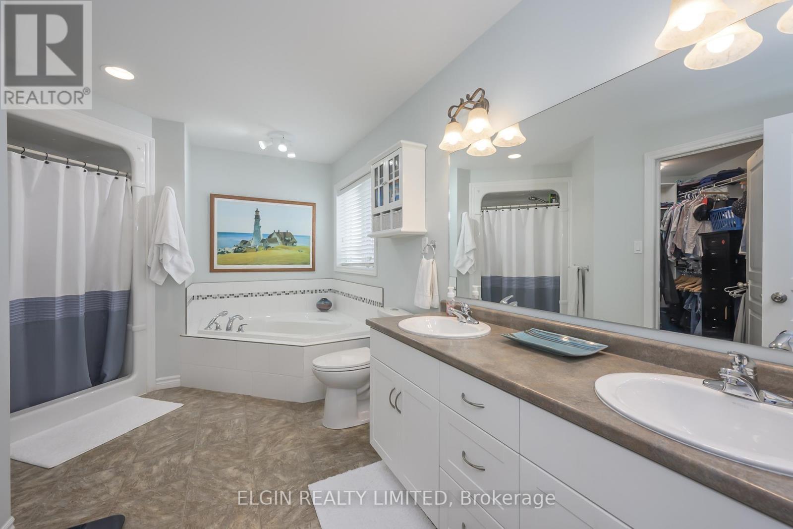 10 Kingfisher Court, St. Thomas, ON - Indoor Photo Showing Bathroom