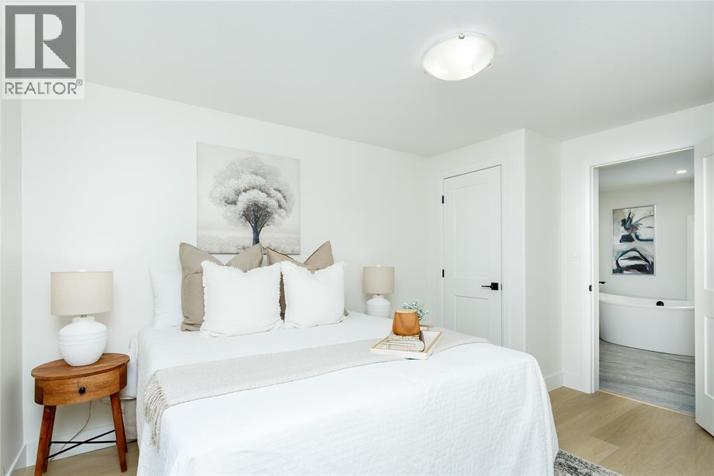 401 Devine Street, Sarnia, ON - Indoor Photo Showing Bedroom