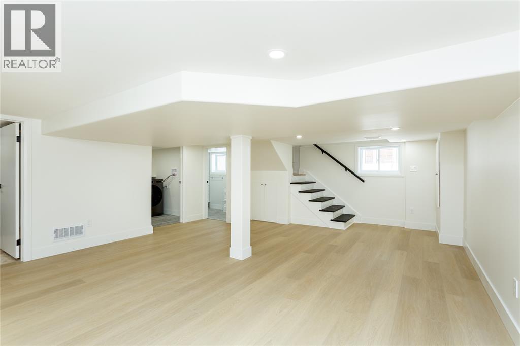 401 Devine Street, Sarnia, ON - Indoor