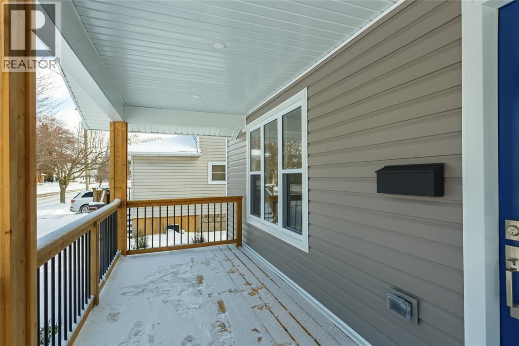 401 Devine Street, Sarnia, ON - Outdoor With Deck Patio Veranda With Exterior