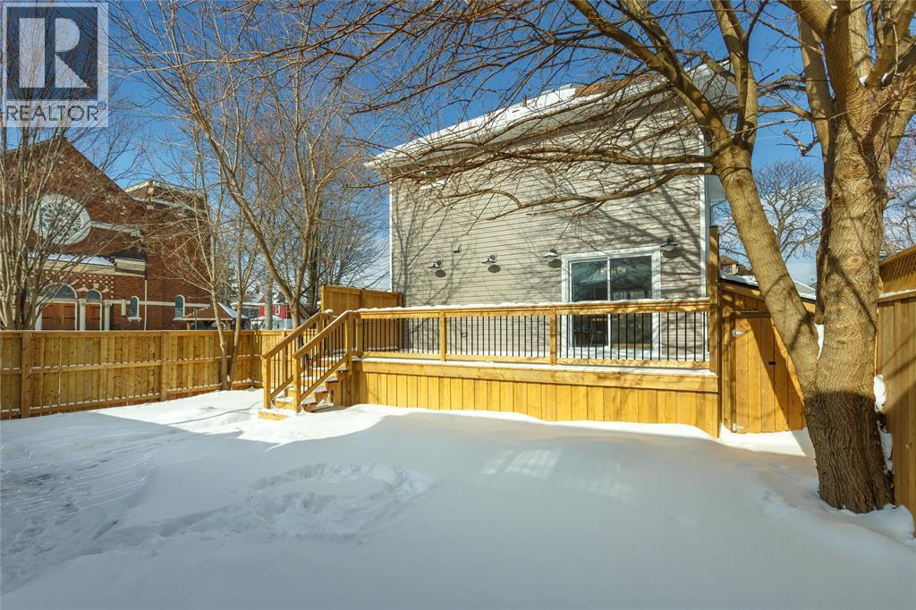 401 Devine Street, Sarnia, ON - Outdoor With Deck Patio Veranda