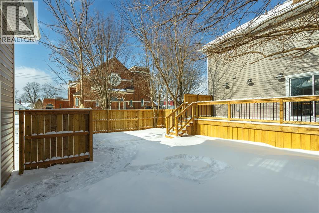 401 Devine Street, Sarnia, ON - Outdoor