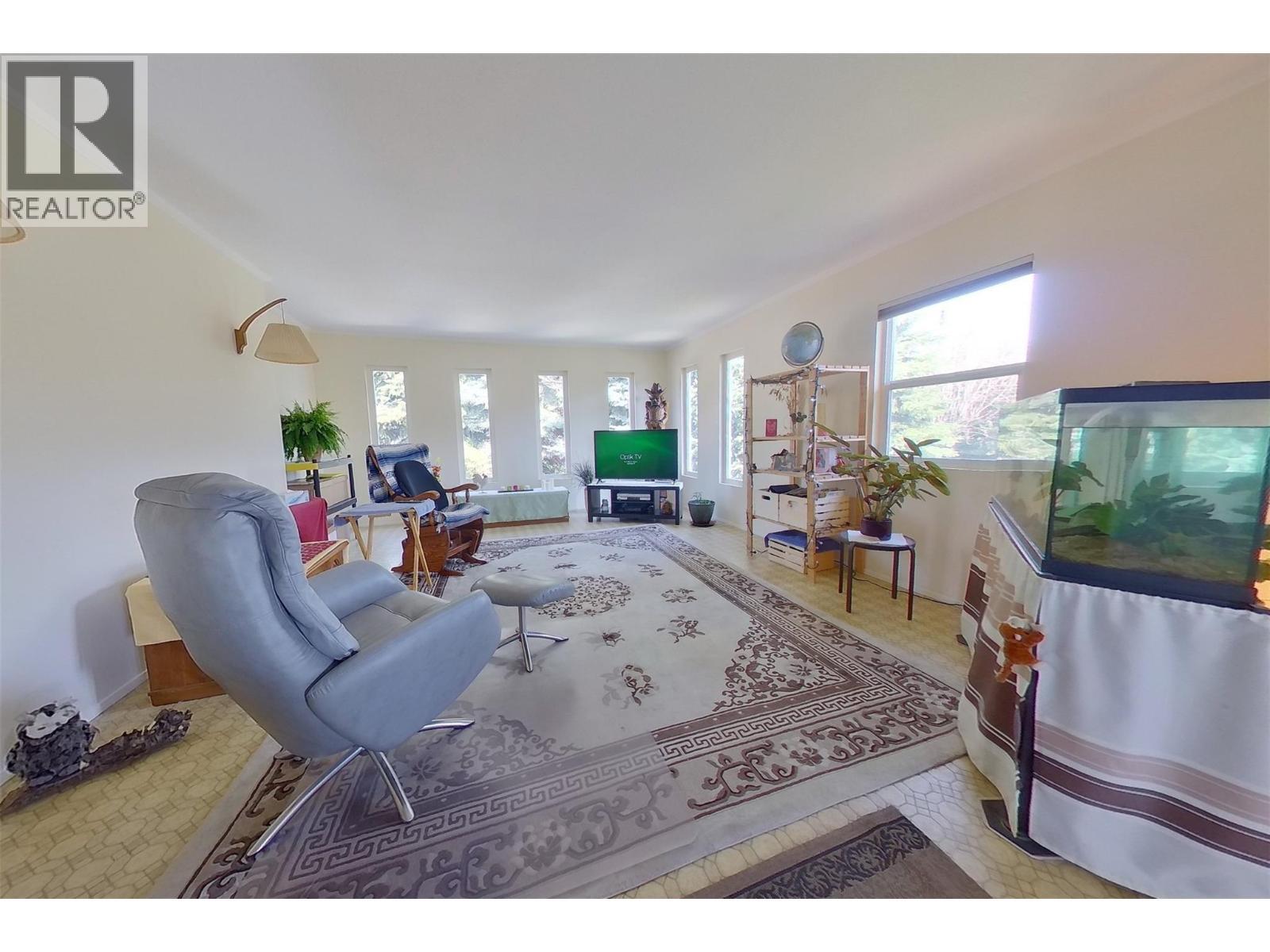 2813 3 Highway, Creston, BC