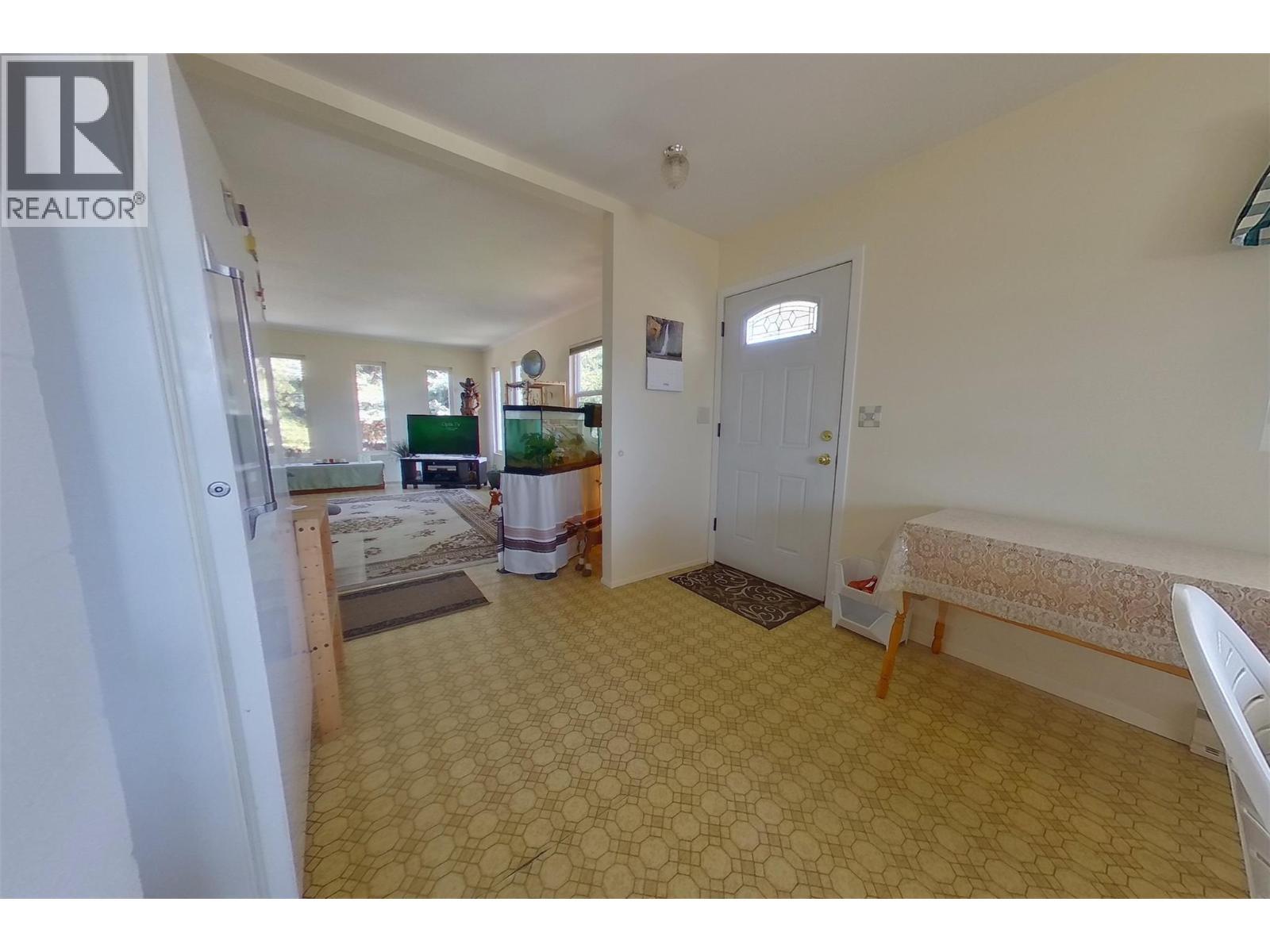 2813 3 Highway, Creston, BC