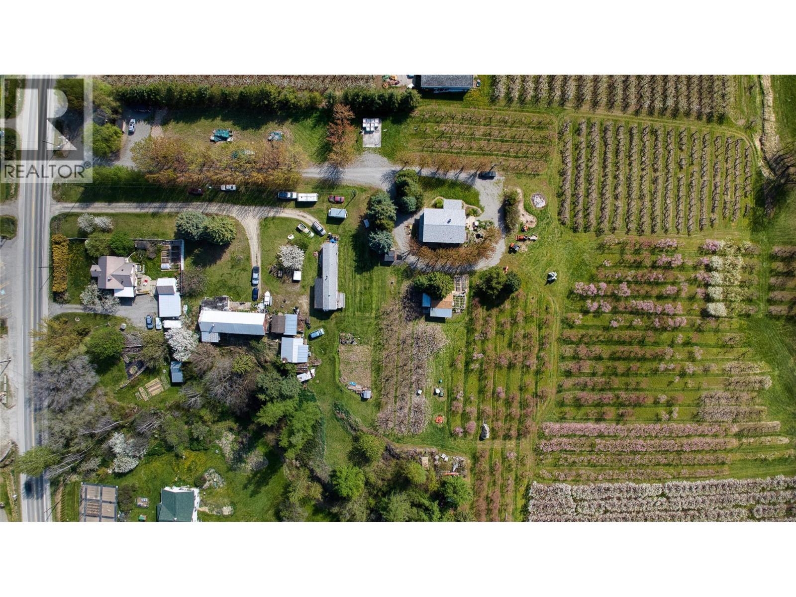2813 3 Highway, Creston, BC