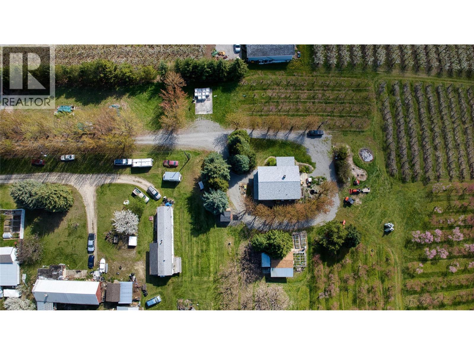 2813 3 Highway, Creston, BC