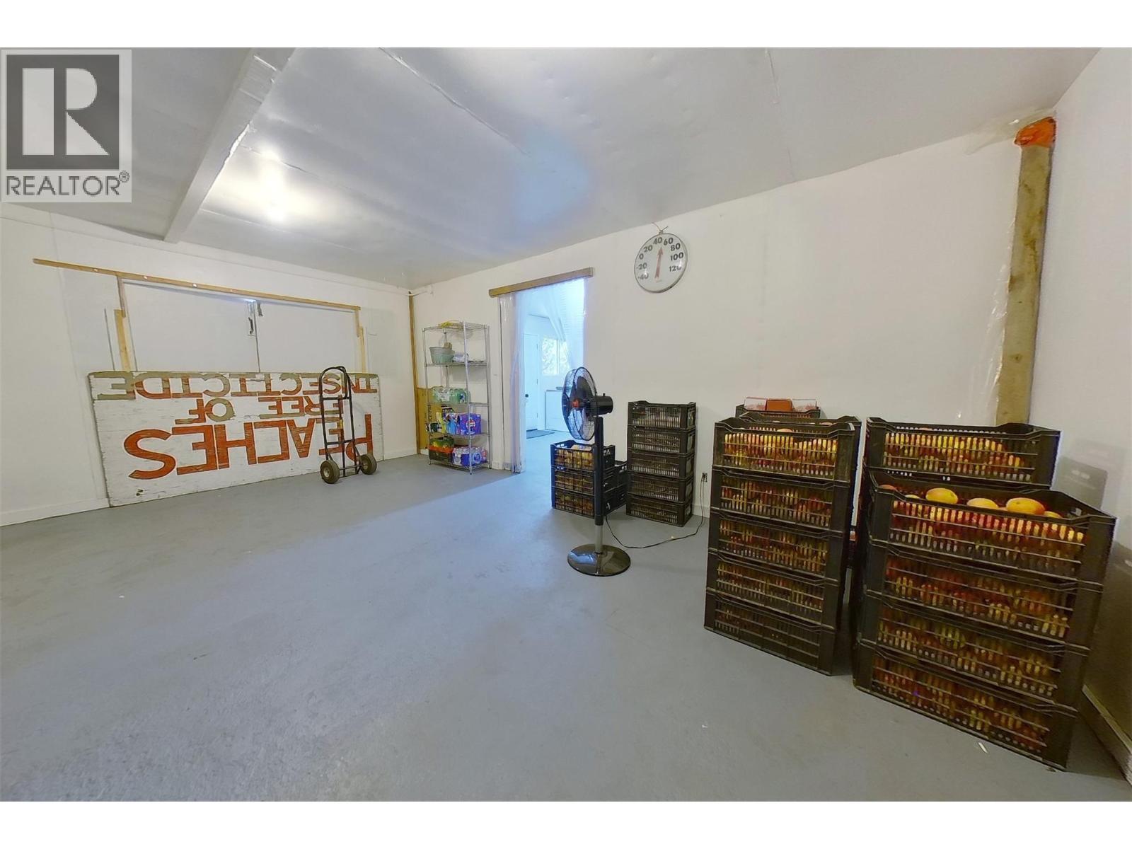 2813 3 Highway, Creston, BC
