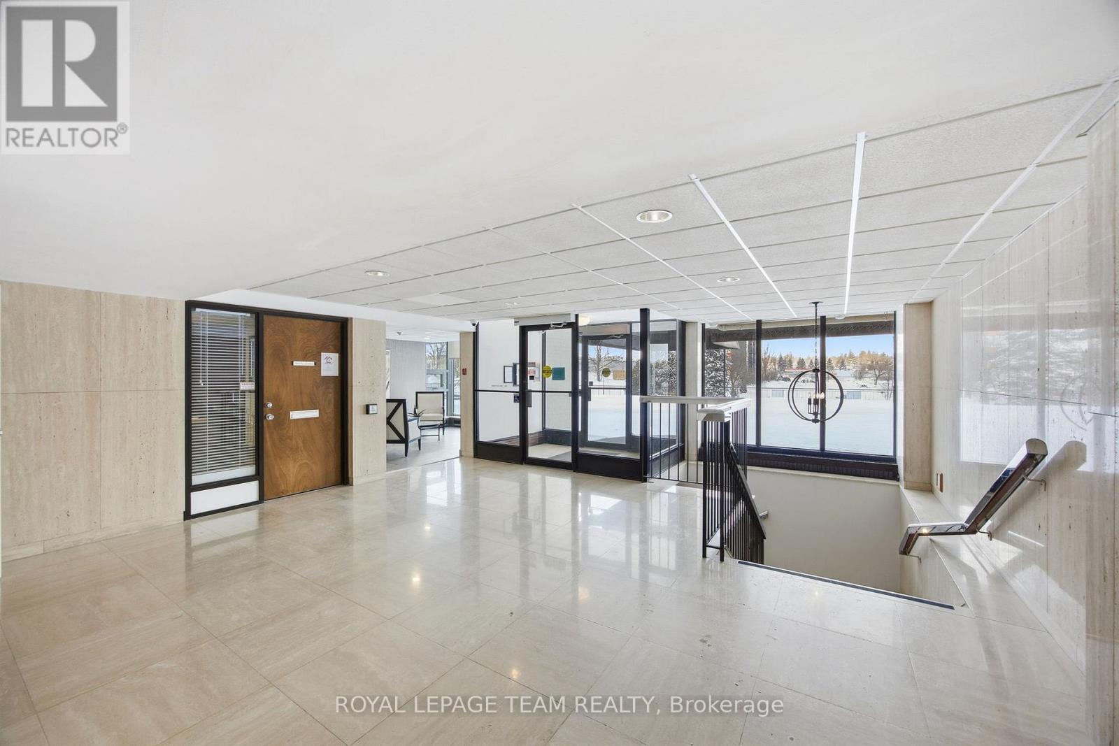 109 - 19 Woodlawn Road E, Guelph (Riverside Park), ON - Indoor Photo Showing Other Room