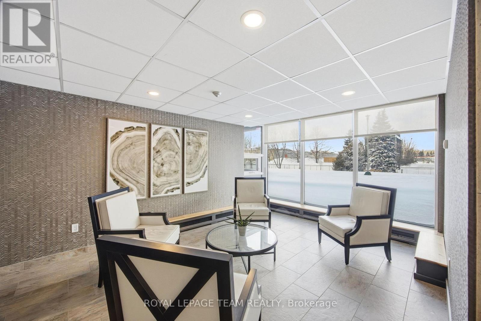 109 - 19 Woodlawn Road E, Guelph (Riverside Park), ON - Indoor Photo Showing Other Room