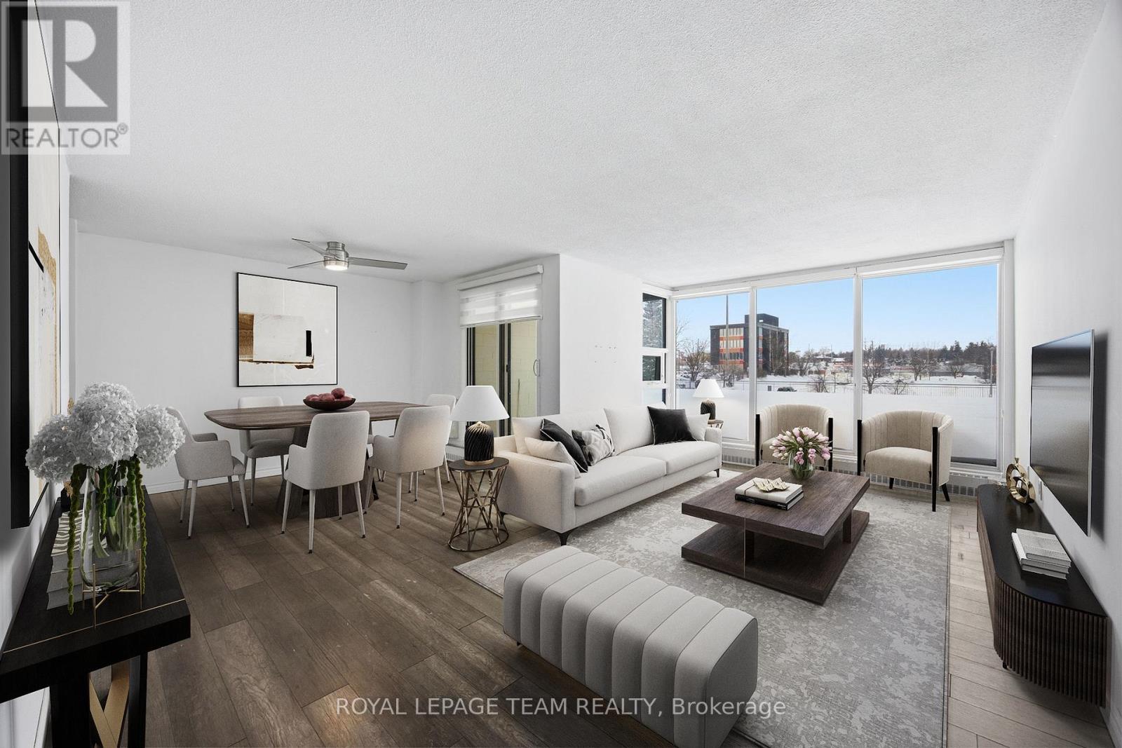 109 - 19 Woodlawn Road E, Guelph (Riverside Park), ON - Indoor Photo Showing Living Room