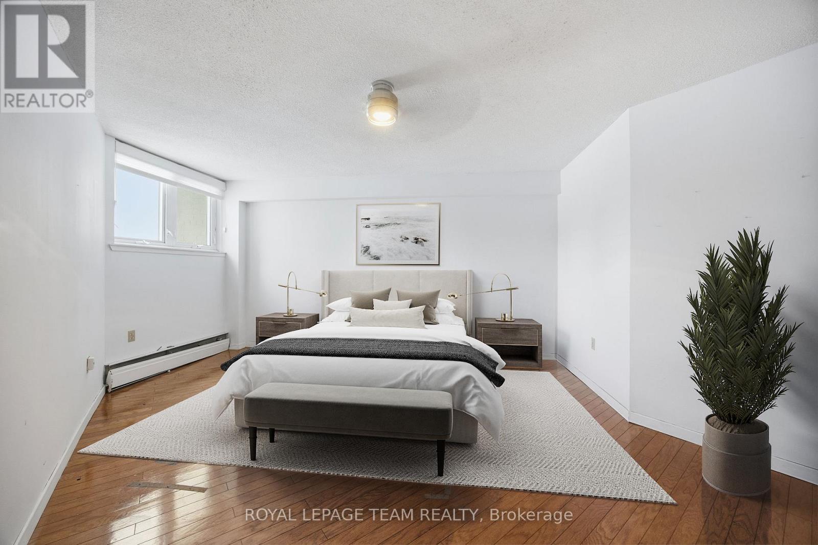 109 - 19 Woodlawn Road E, Guelph (Riverside Park), ON - Indoor Photo Showing Bedroom