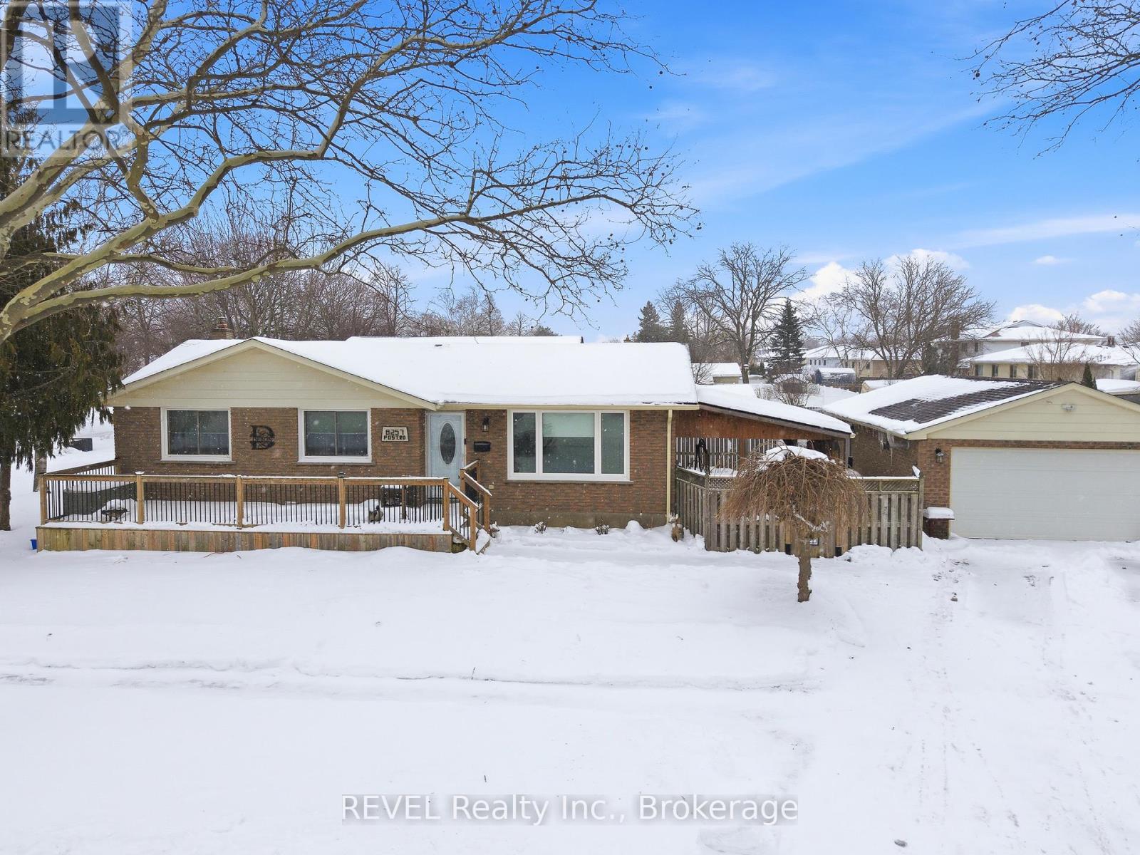 8257 Post Road, Niagara Falls (Ascot), ON - Outdoor